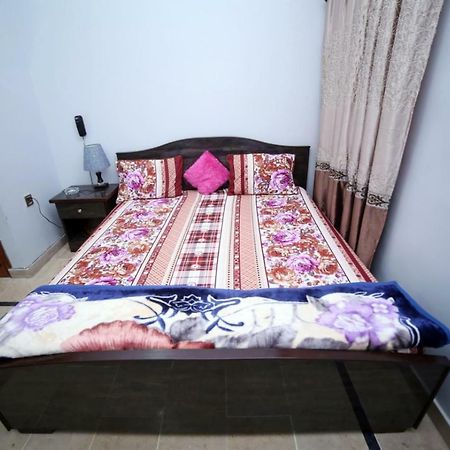Season Inn Karaczi Zewnętrze zdjęcie