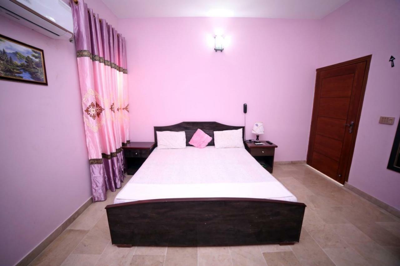 Season Inn Karaczi Zewnętrze zdjęcie