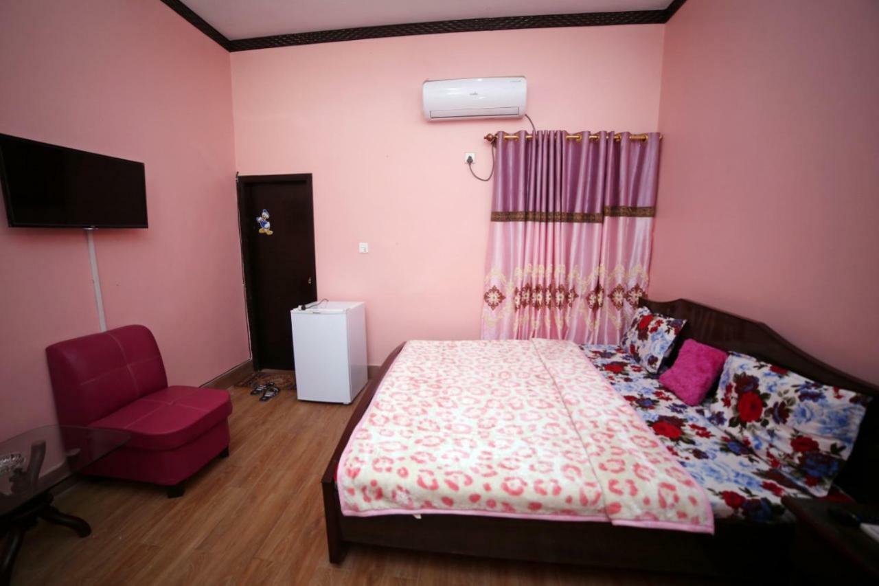 Season Inn Karaczi Zewnętrze zdjęcie