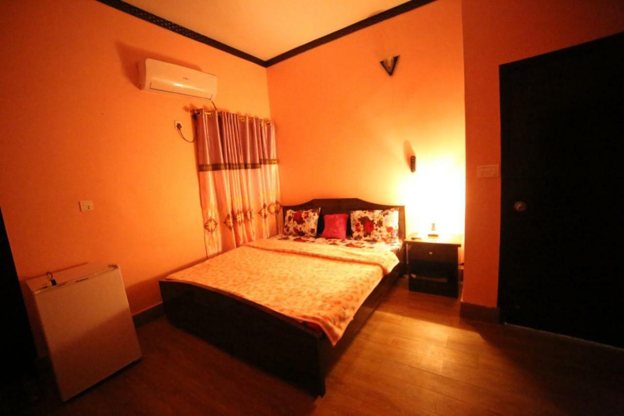 Season Inn Karaczi Zewnętrze zdjęcie