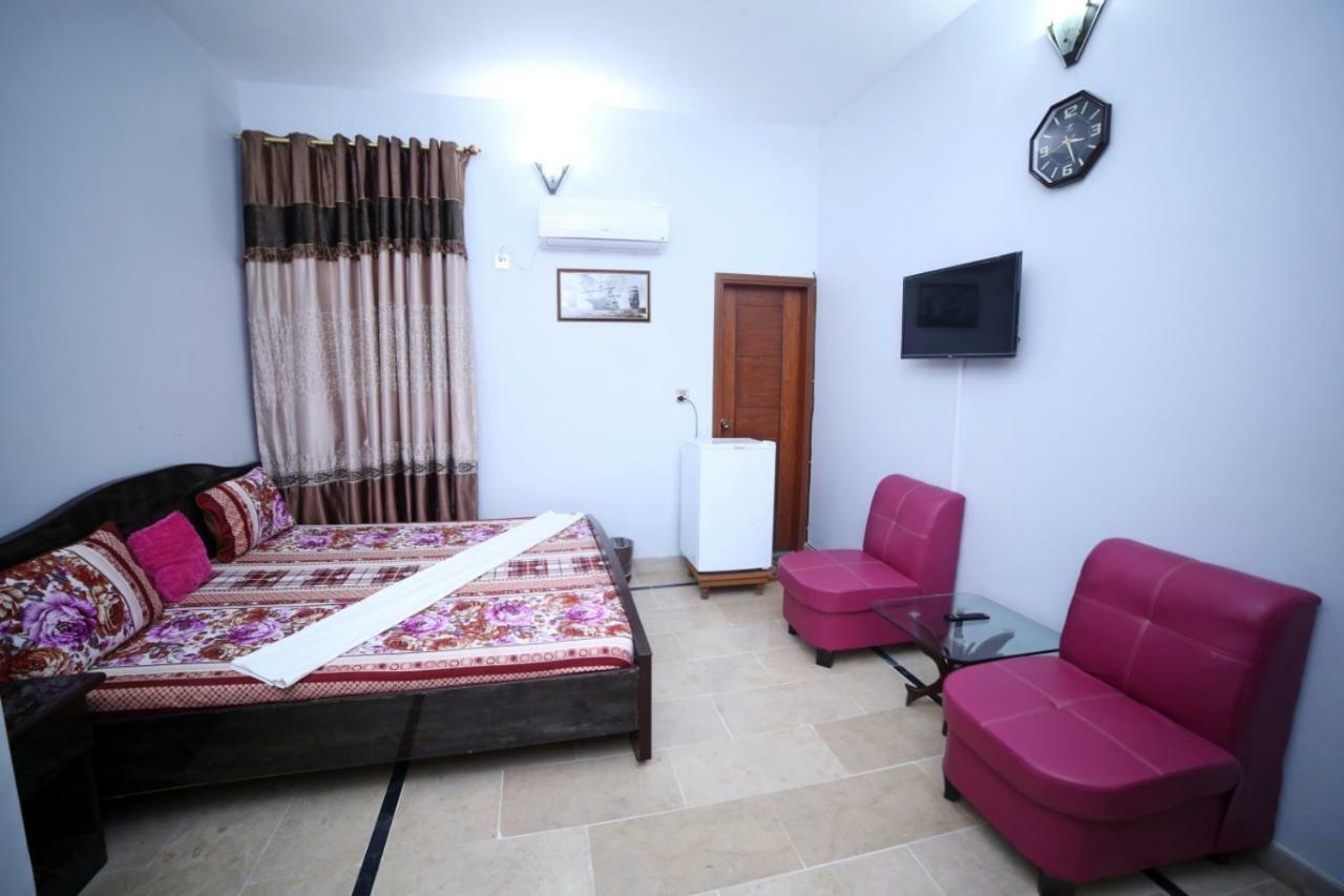 Season Inn Karaczi Zewnętrze zdjęcie
